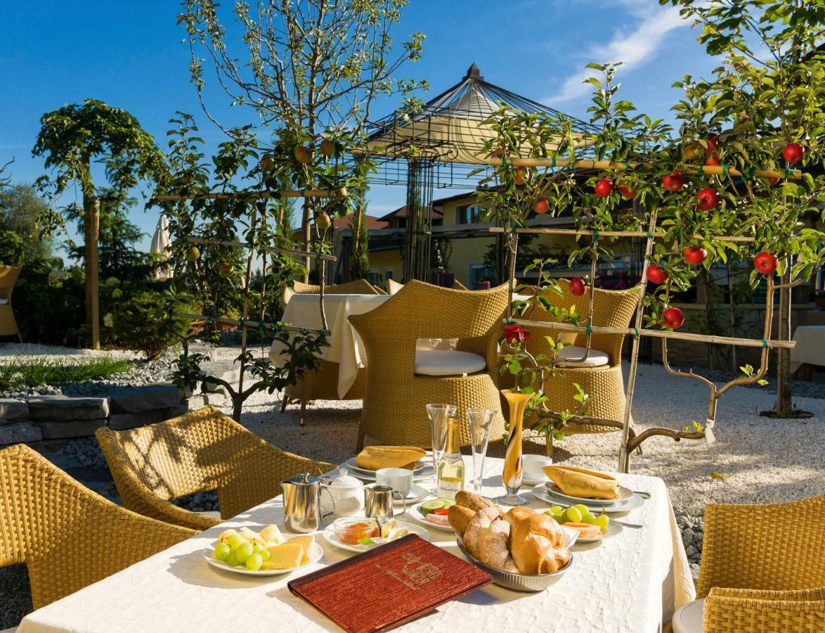 Hotel Winzer Wellness & Kuscheln Санкт Георген им Атергау Екстериор снимка