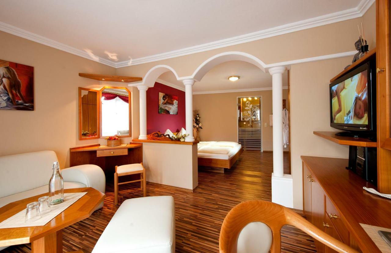 Hotel Winzer Wellness & Kuscheln Санкт Георген им Атергау Екстериор снимка
