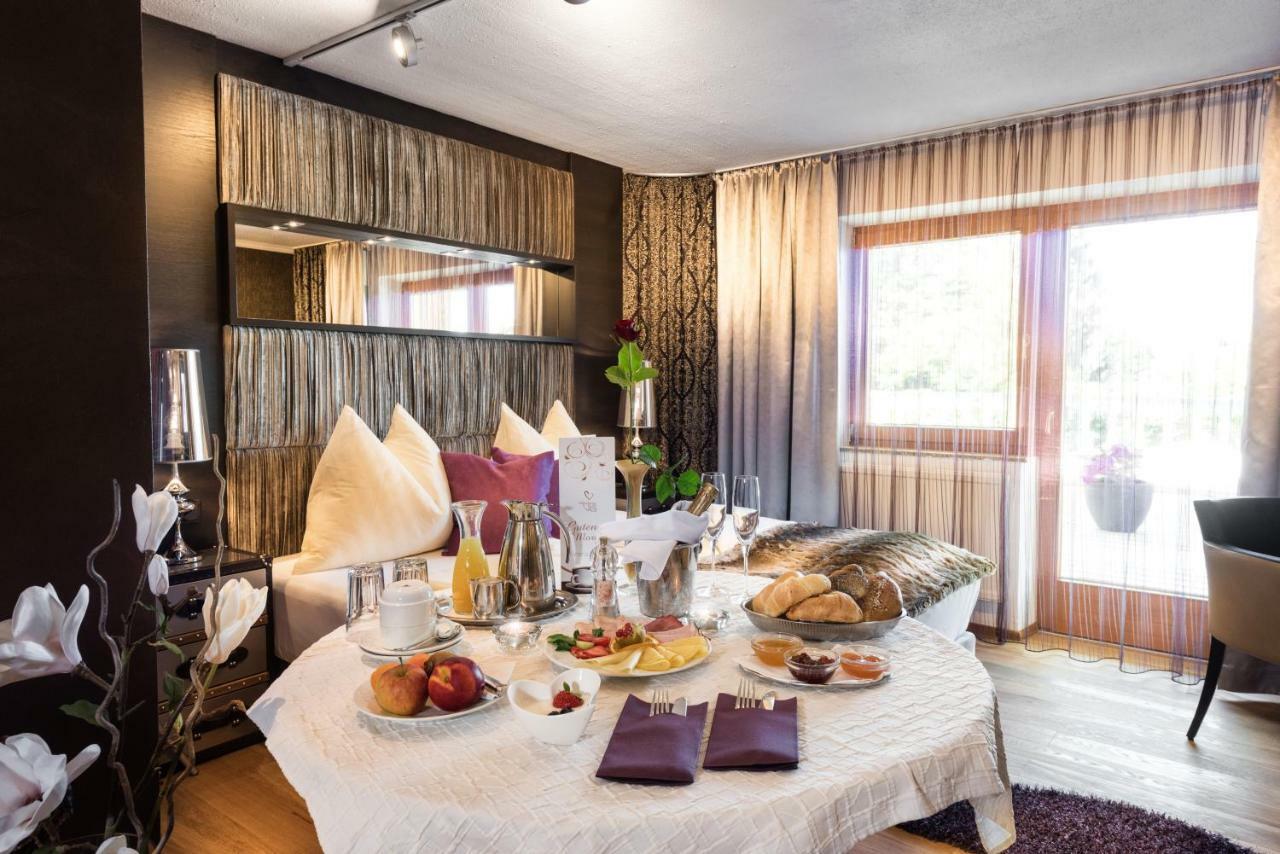 Hotel Winzer Wellness & Kuscheln Санкт Георген им Атергау Екстериор снимка