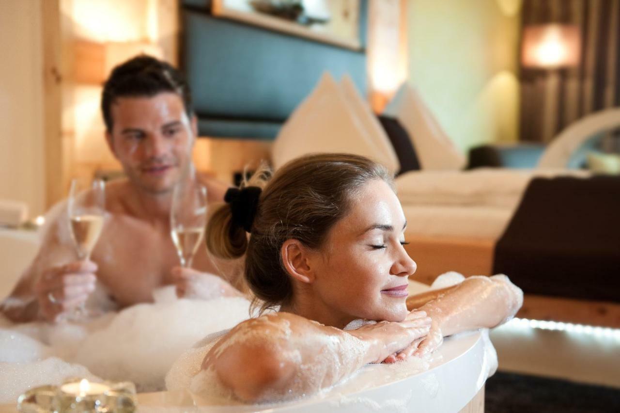 Hotel Winzer Wellness & Kuscheln Санкт Георген им Атергау Екстериор снимка